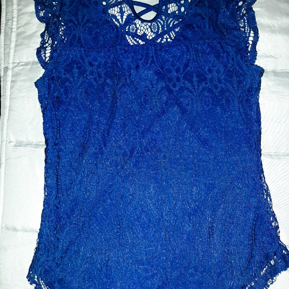 blouse - Picture 2 of 2